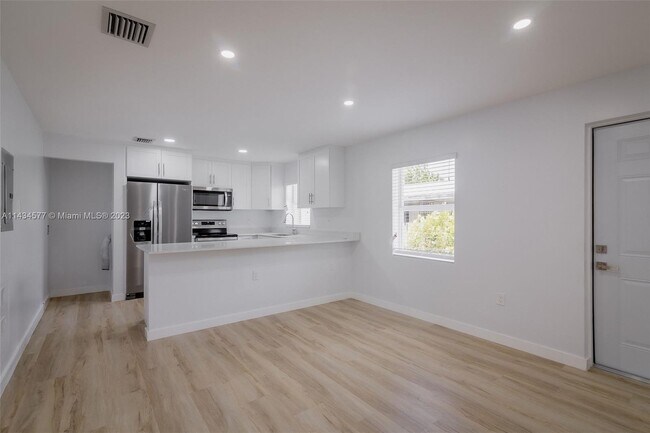 Building Photo - 2185 NW 41st St