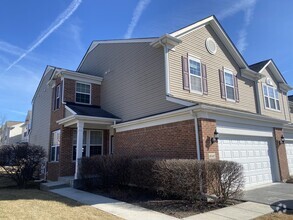 Building Photo - 10S417 Carrington Cir