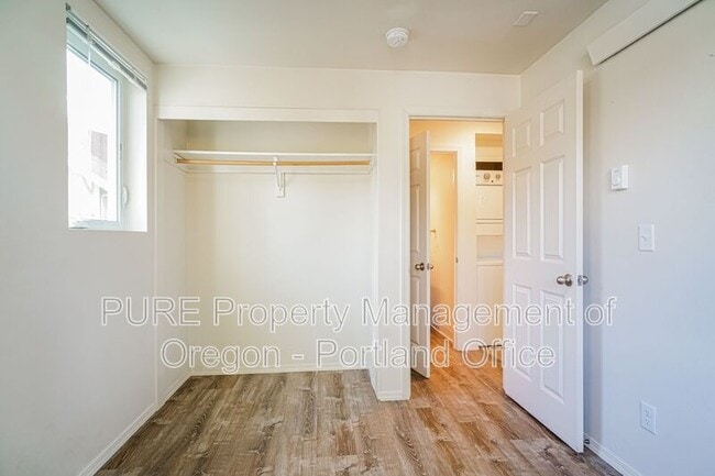 Building Photo - 5263 N Harvard St