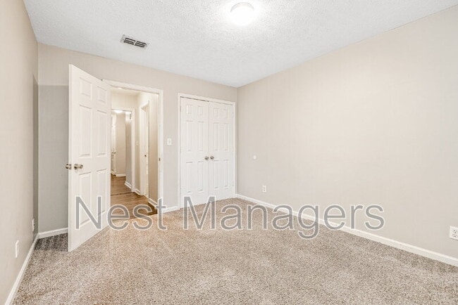 Building Photo - 6813 Willowbrook Dr