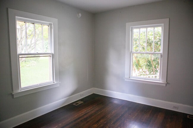 Building Photo - 136 Owsley Ave