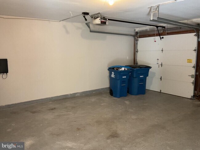 Building Photo - 8904 Grass Valley Ct