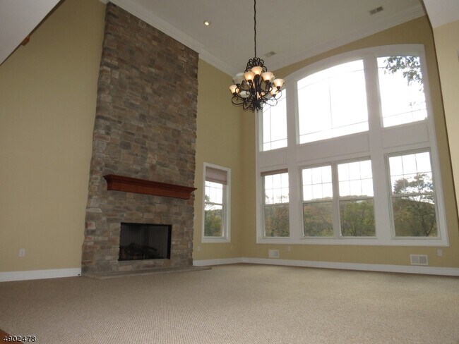 Building Photo - 22 Riverview Dr