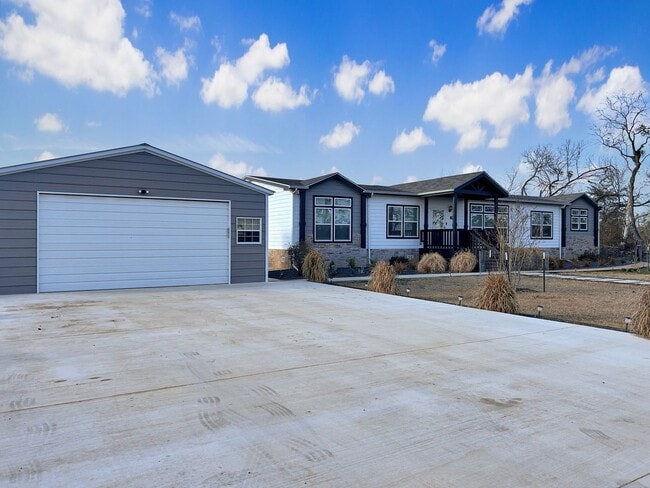 Building Photo - Spacious New Braunfels Retreat on 1 Acre – Walk to Lake Dunlap & the Guadalupe River