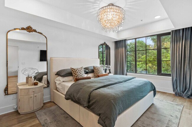 Building Photo - 346 Peters St SW