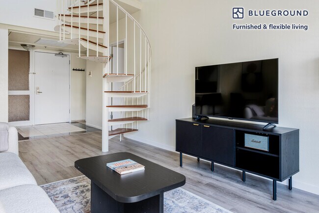 Building Photo - 345 Sheridan Ave