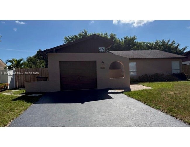 Primary Photo - 282 NW 41st Way