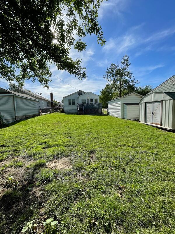 Building Photo - 1227 S College Ave