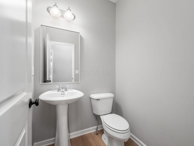 Building Photo - 37 Littondale Dr