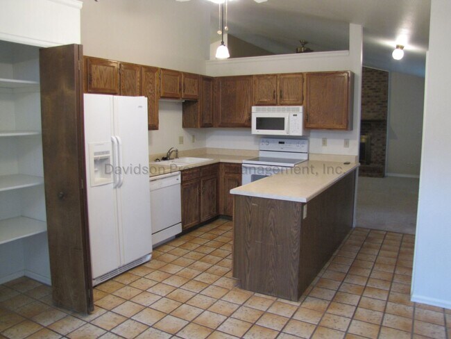 Building Photo - Great 4 bedroom Rancher in Northeast Colorado Springs