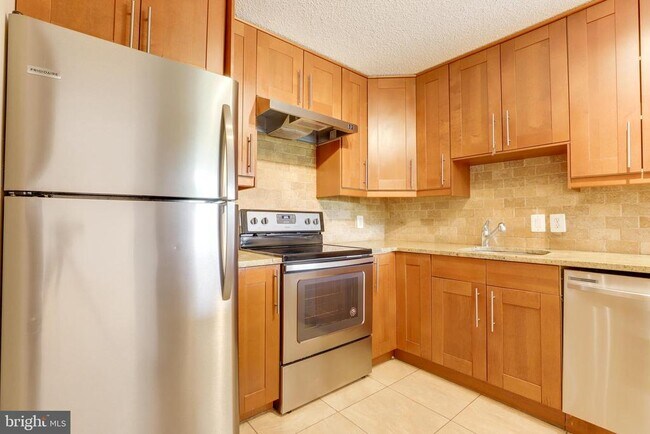 Building Photo - 200 N Pickett St