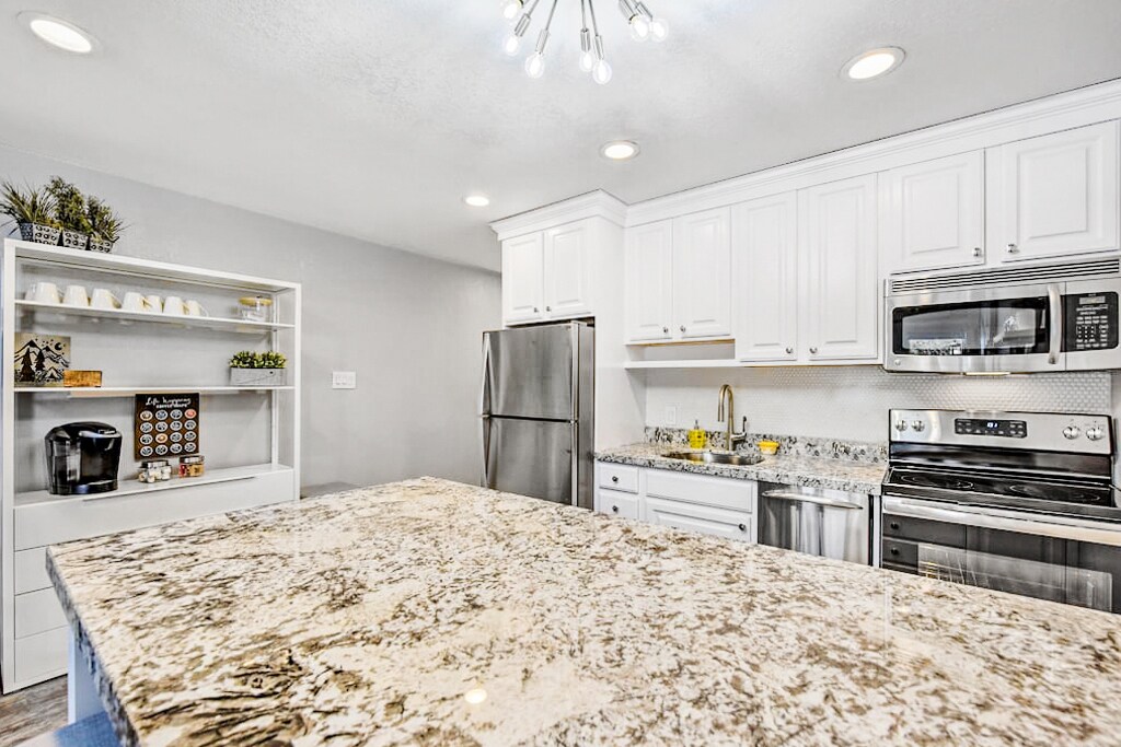 Building Photo - 1530 Empire Ave