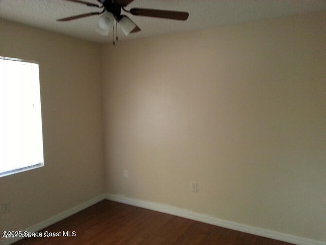 Building Photo - 2394 Fox Hollow Dr