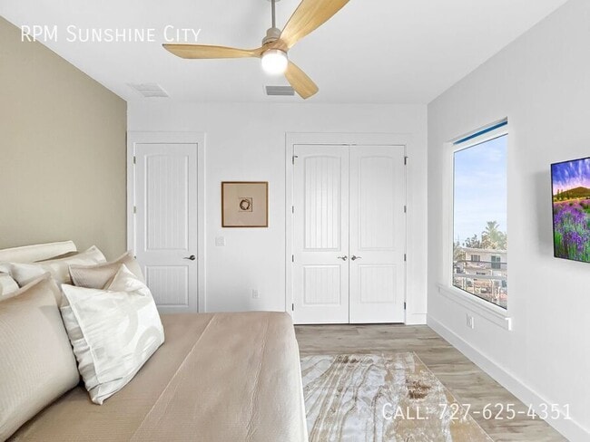 Building Photo - 326 129th Ave E