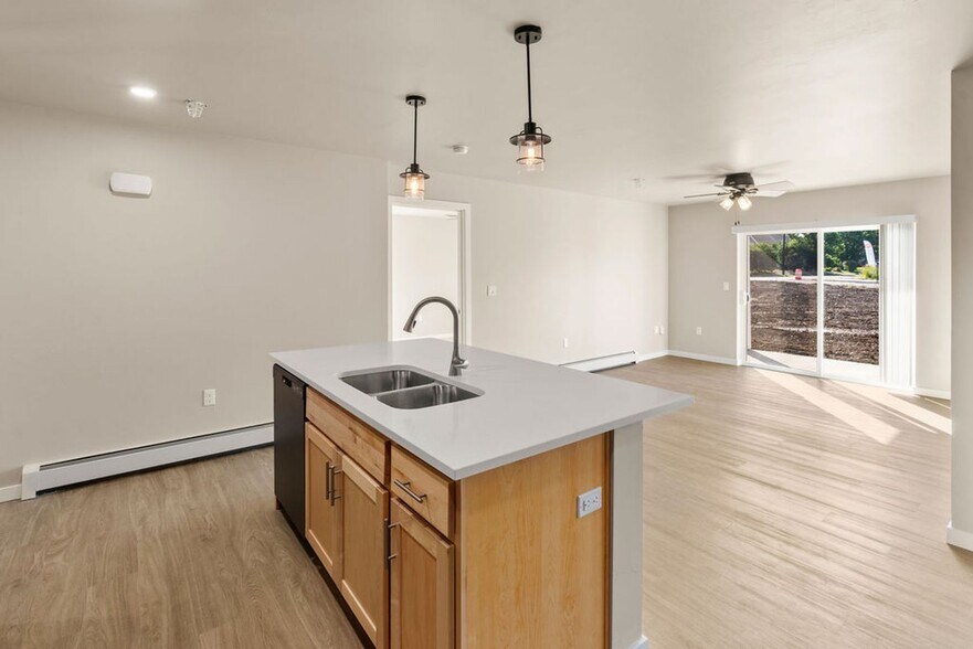 Interior Photo - The Ponds