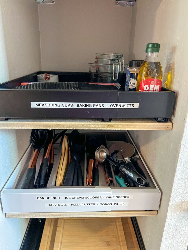 Building Photo - 14898 Granada Dr