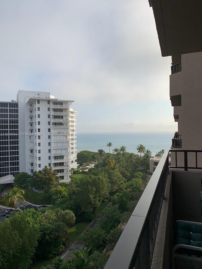 Building Photo - 251 Crandon Blvd