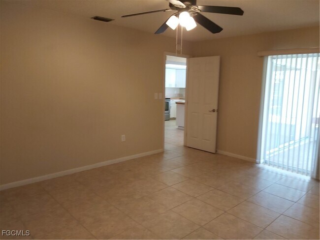 Building Photo - 3817 SE 11th Ave