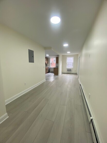 Living Room Empty - 20 Sherman Ave