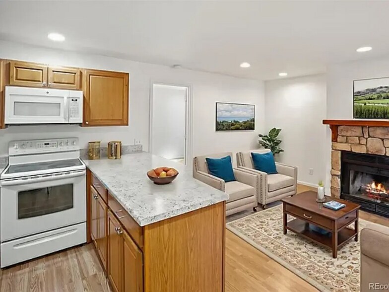 Building Photo - 5250 S Huron Way