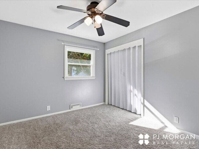 Building Photo - Adorable Westside Home Just Steps from Rockbrook Village!