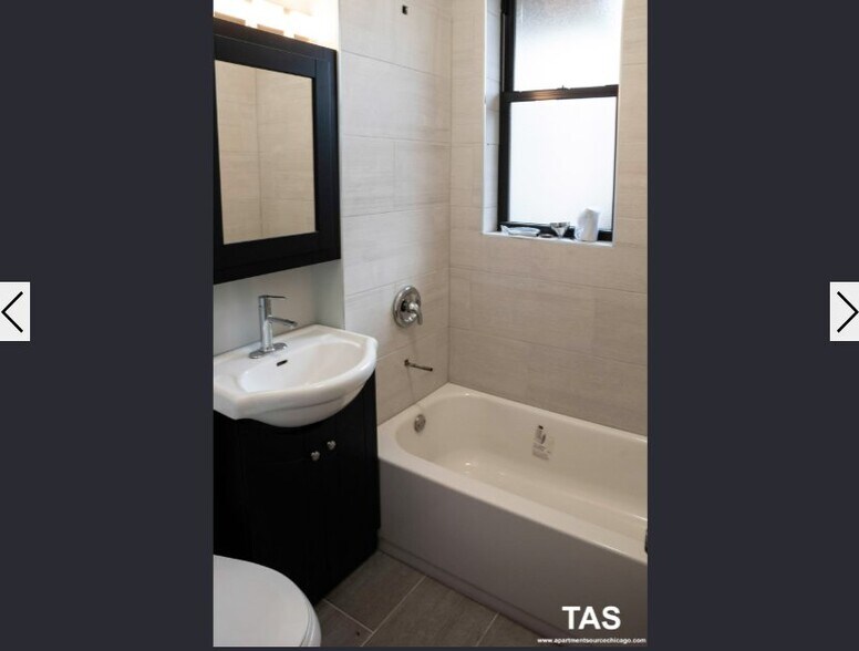 Building Photo - 5059 N Damen Ave