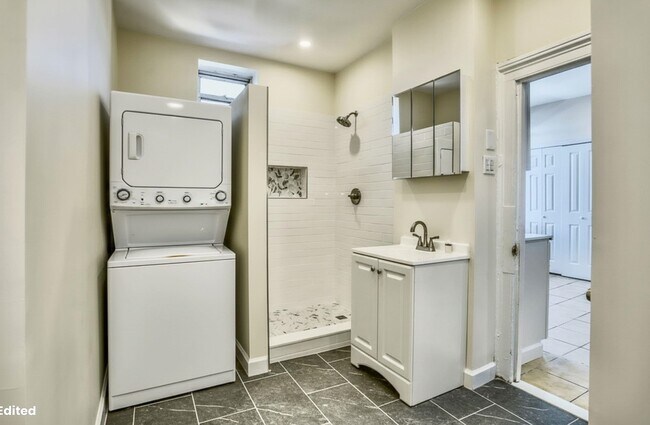 Building Photo - 377 Palisade Ave