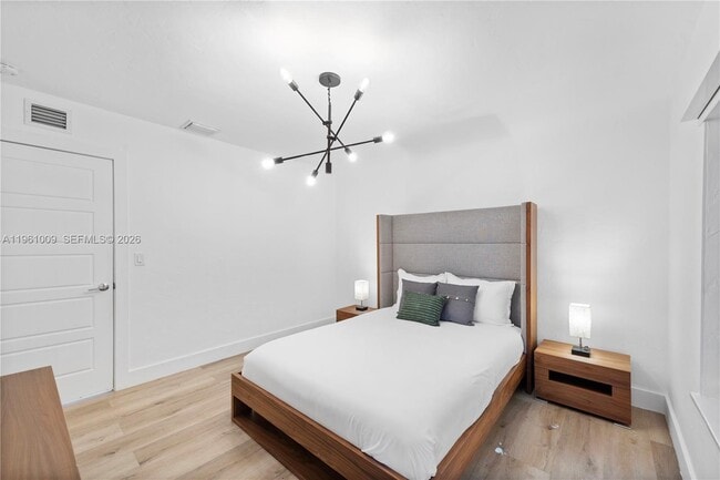 Building Photo - 253 N Coconut Ln