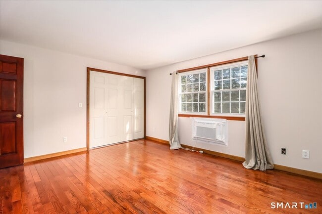 Building Photo - 62 Old Farms Ln