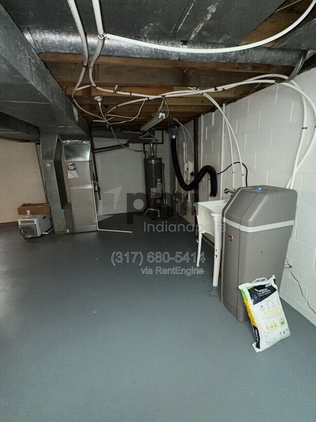 Building Photo - 635 Phaeton Pl