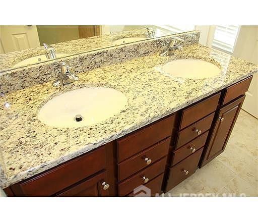 Building Photo - 204 Downey Ln