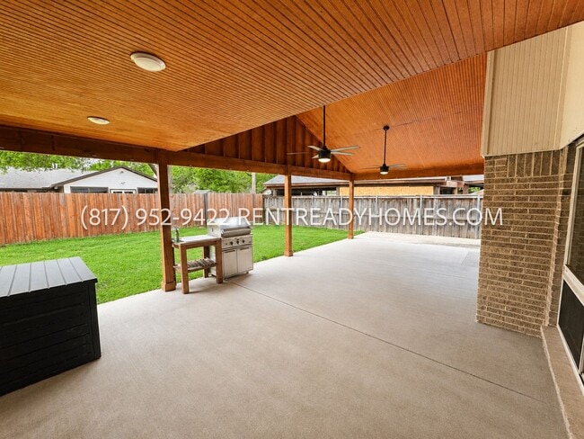 Building Photo - 12372 High Meadow Dr