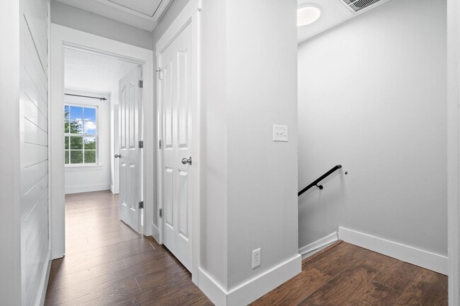 Building Photo - 2128 Victory Gallop Ln