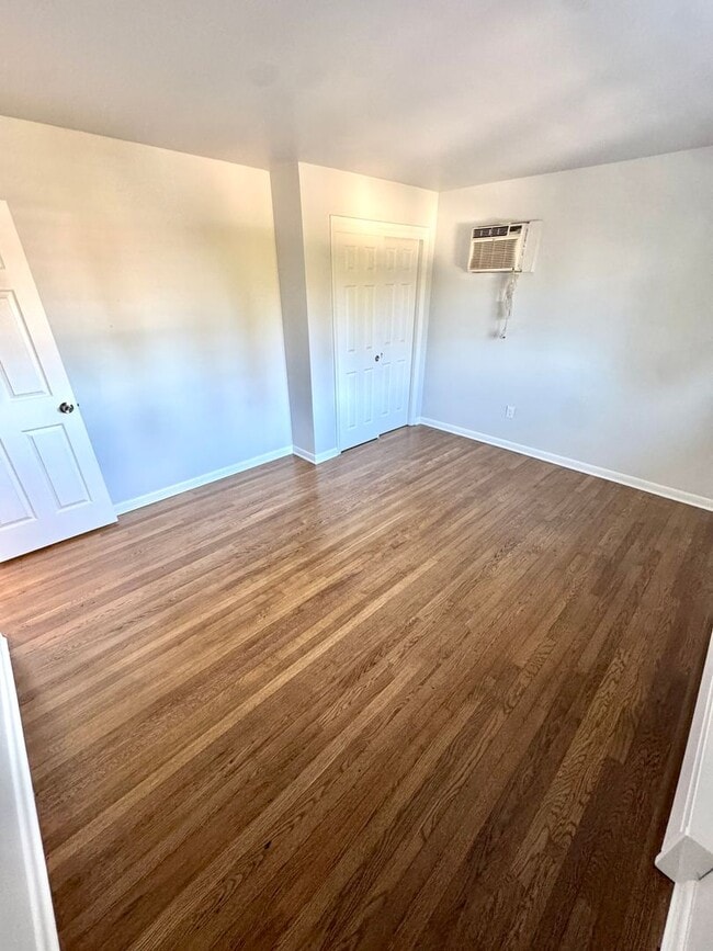 Building Photo - PARKLAND SCHOOLS- THREE BEDROOM TOWNHOME