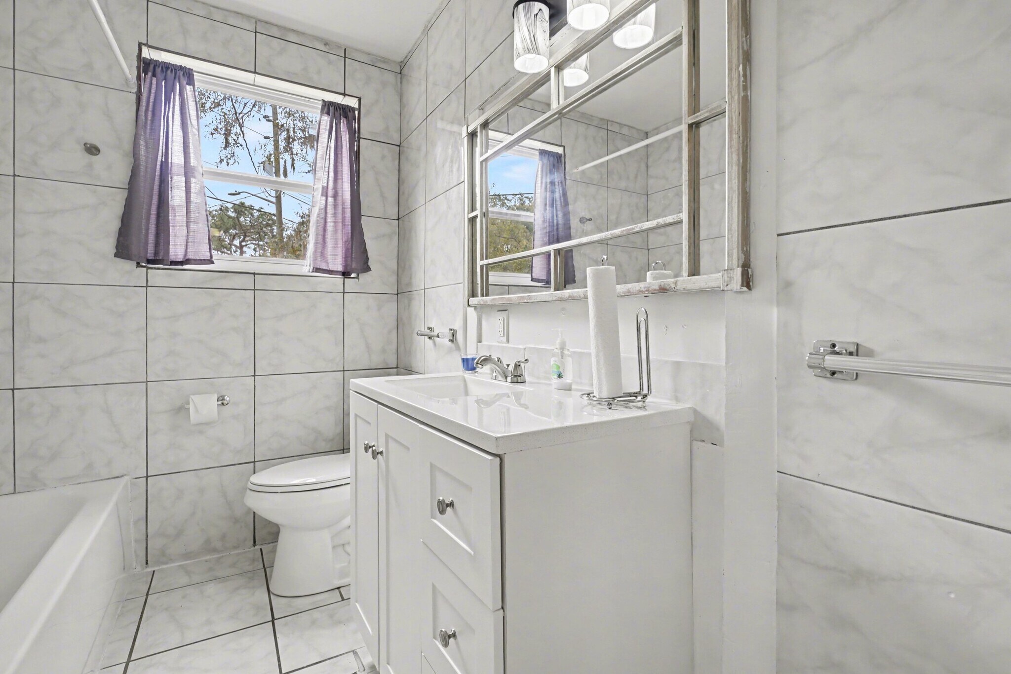 Building Photo - 3445 Soutel Dr