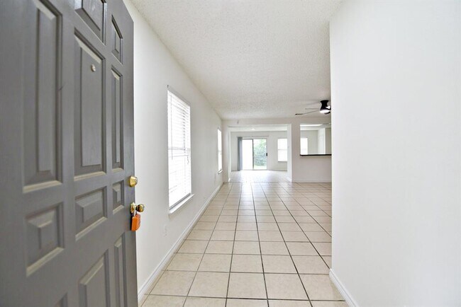 Building Photo - 1207 Birdie Cove