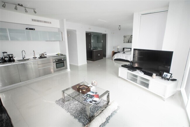 Building Photo - 1040 Biscayne Blvd