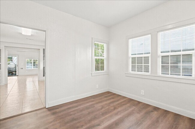 Building Photo - 3123 San Rafael Ct