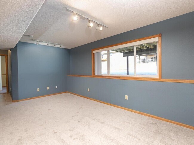 Family Room - 4183 Peregrine Ln SE