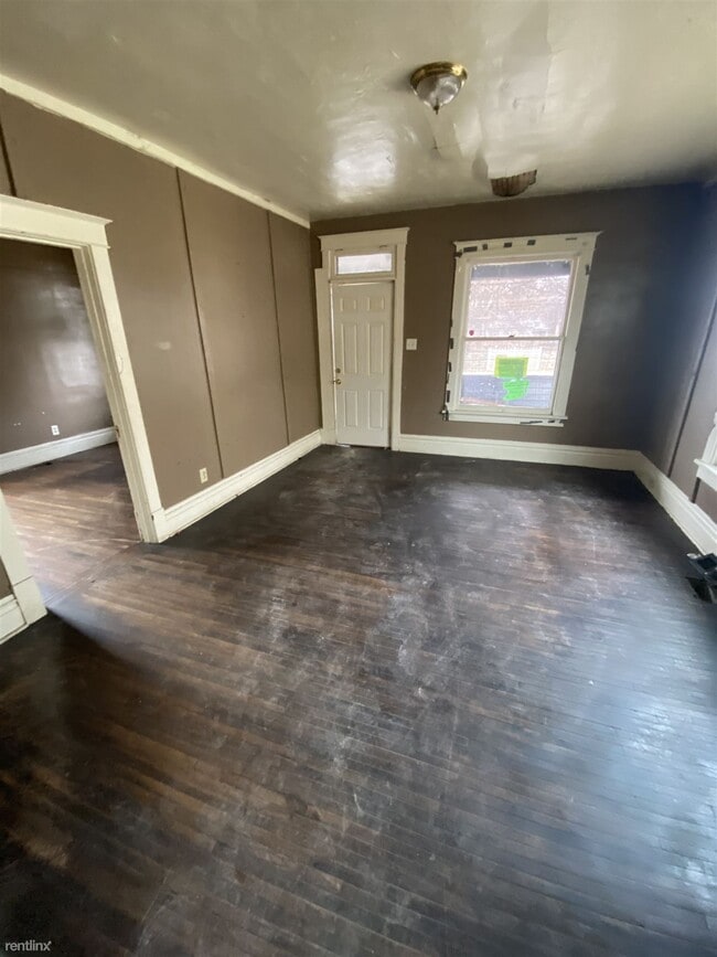 Building Photo - 3 br, 1 bath House - 2012 West Garden Street