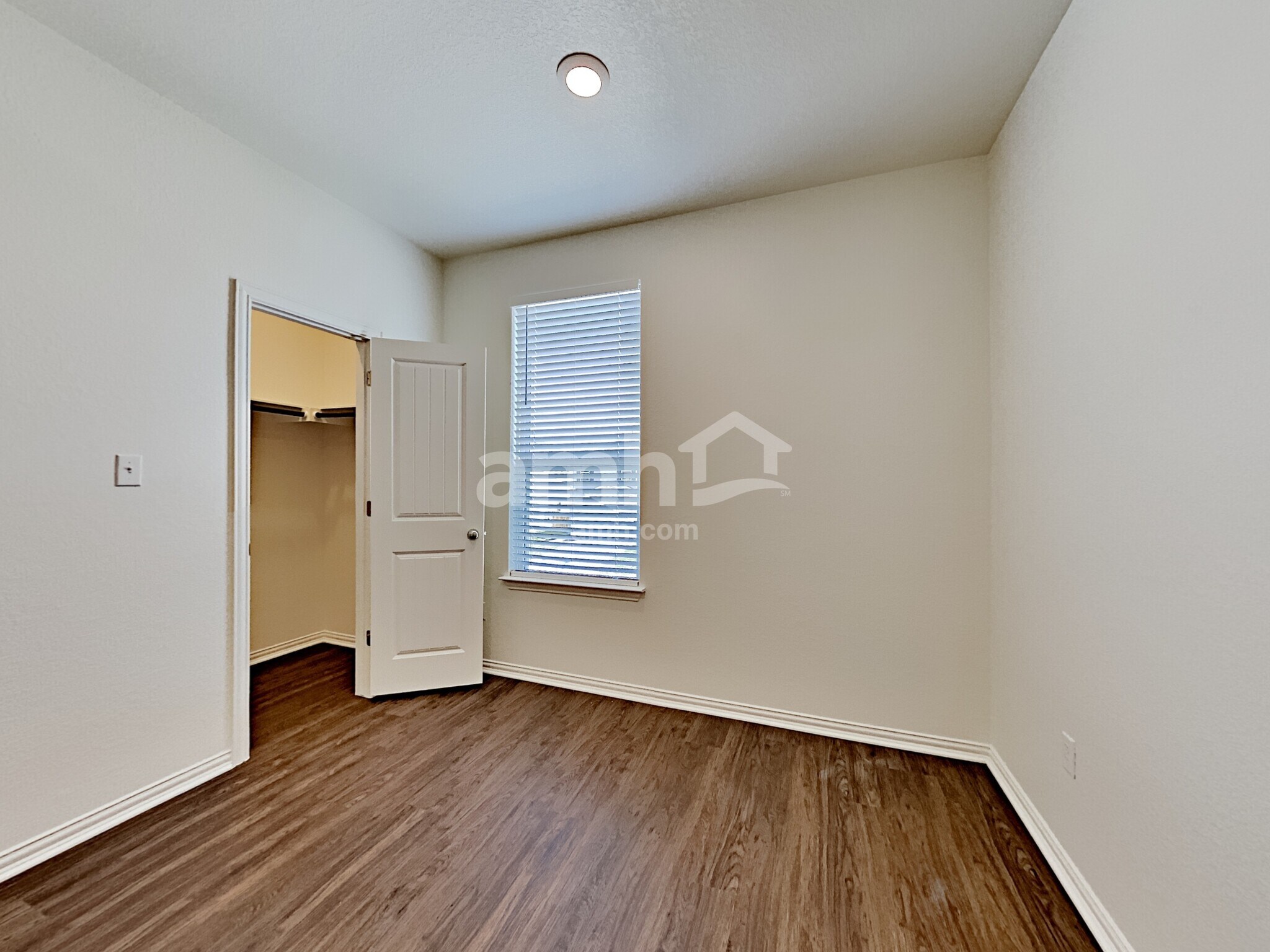 Building Photo - 2729 Meadowood Heights