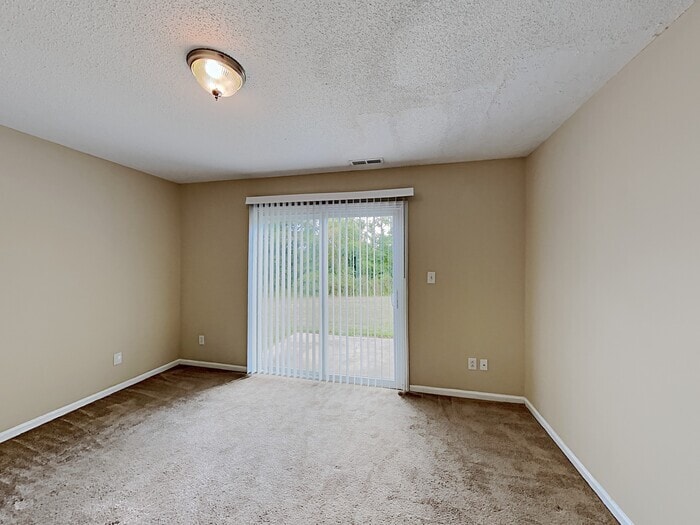 Building Photo - 5800 Carolina Manor Ct