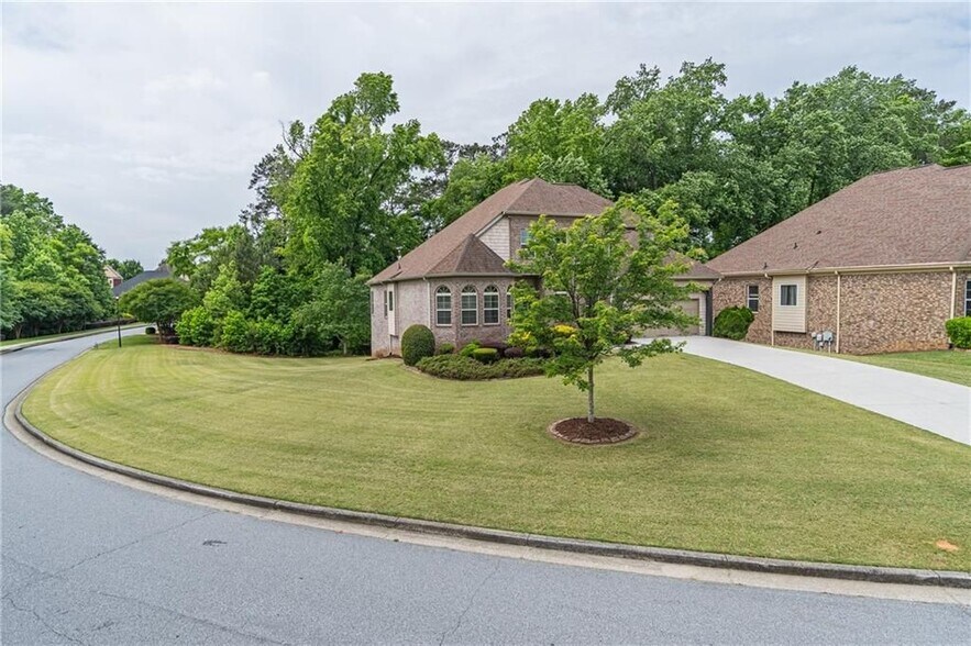 Building Photo - 764 Morganton Dr
