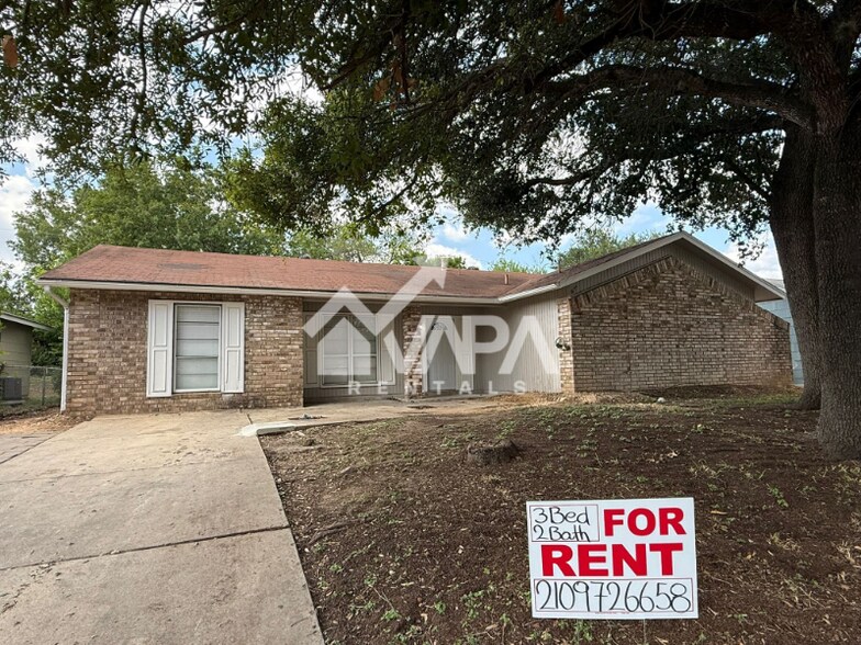 Building Photo - 7215 Hickory Grove Dr