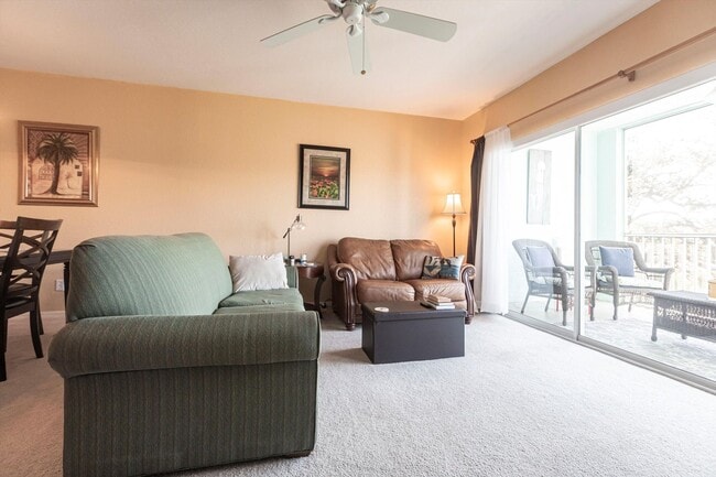 Building Photo - AMAZING CONDO IN WATERSIDE CLUB