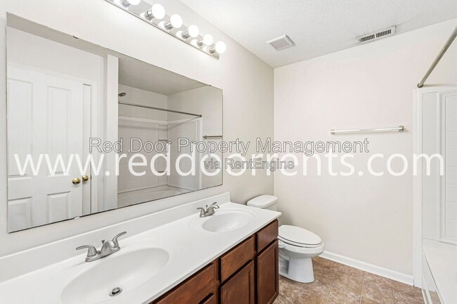 Building Photo - 13340 E Golden Gate Dr