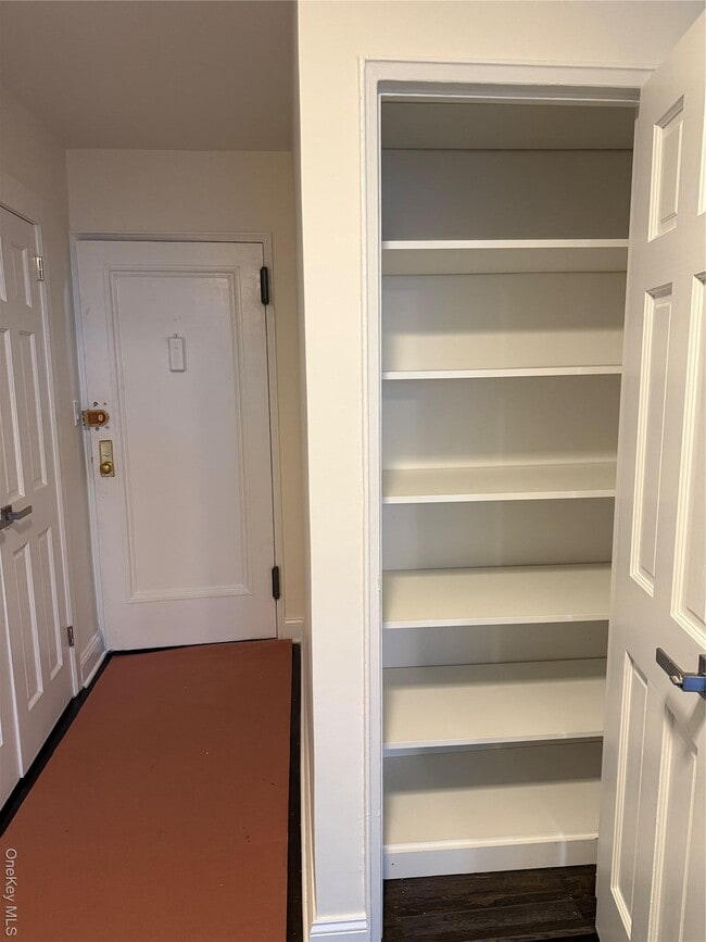 Building Photo - 555 McLean Ave