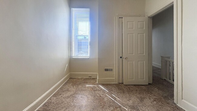 Building Photo - Modern 4-Bedroom Gem with Designer Finishes