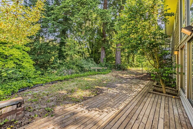 Building Photo - Five-bedroom in Kent, Scenic Hill Neighbor...