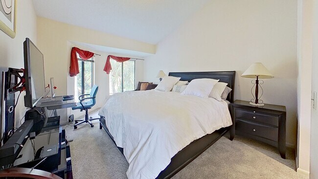 Building Photo - Furnished Unit in Fountain Gate Condo Asso...